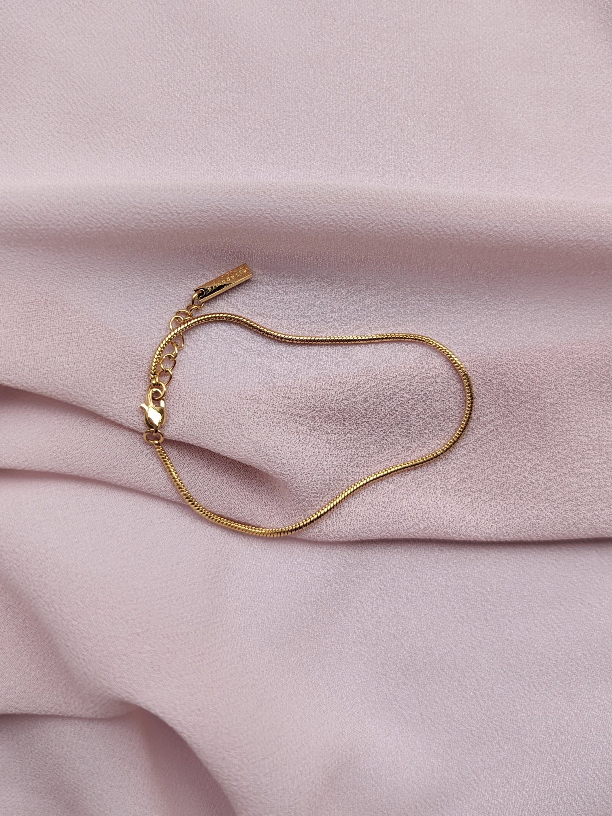Snake Chain Bracelet - Minimalistic, quiet luxury